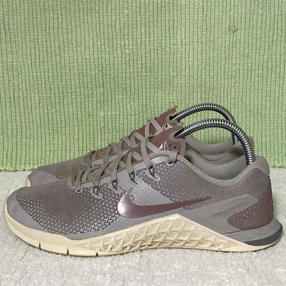 Nike Womens Metcon 4 Grey/Mauve TrainingRunning Athletic Sneaker Shoes  Size 8 - Picture 2 of 11